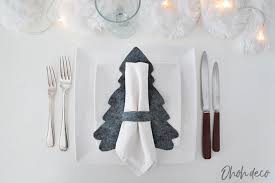 Listed below are few diy napkin rings ideas with 'burlaps, toilet paper roll and few trinkets' that i find very simple to replicate. Diy Christmas Napkin Rings And Cutlery Holders Ohoh Deco