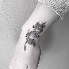 Maybe you would like to learn more about one of these? 1001 Ideen Und Beispiele Fur Die Unglaublich Schonen Tattoo Drachen In 2020 Dragon Tattoo Small Dragon Tattoos Tattoos