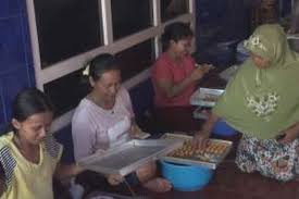 3 likes · 13 were here. Usaha Kue Kering Bu Enok Bikin Dapur Ngebul Tetangga Juga Bahagia
