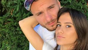Io studiavo all'aquila criminologia e poi ho lasciato tutto. Chi E Jessica Melena La Moglie Di Ciro Immobile Di Le Capitane