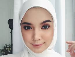 Vivianna was forced to marry kelvin and left for no reason. Biodata Alya Iman Pelakon Cantik Senafas Rindu Oh Hiburan