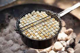 Tolles Geschenk Fur Manner Die Gerne Grillen Aber Schon Alles Fur Den Grill Haben Mit Bildern Bester Grill Grill Geschenk Grill Set