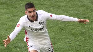 Antes de se tornar profissional, andré silva jogou maioritariamente no salgueiros, tendo passado tam. Em 2021 Lewandowski Und Co Diese Bundesliga Truppe Hatte Das Zeug Zum Titel Fotostrecke Stern De