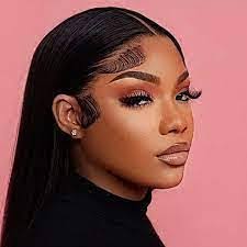 Danielle Kinard's Instagram, Twitter & Facebook