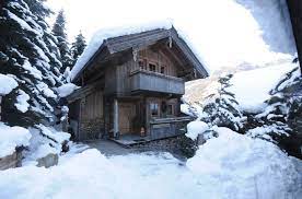 winter josef speckbacher hutte in mayrhofen tirol osterreich ein haustier erlaubt schwedenofen direkt im skigebiet infrarotkab mayrhofen almhutte hutte