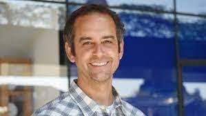 Robert Wedig's Instagram, Twitter & Facebook