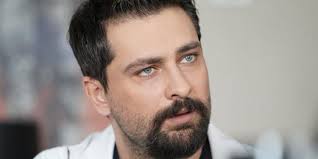 He is known for his roles in filinta, yasak elma, bi küçük eylül meselesi and mucize doktor. Onur Tuna Kimdir Nereli Boyu Yasi Dizileri Ailesi