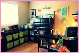 I sat down with jess and gave her my best hacks, tips, and ideas that would help organize her former spare bedroom. Creative Craft Rooms