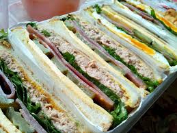 I tramezzini sono un delizioso finger food, realizzati in tantissimi modi diversi, facili da preparare e molto gustosi. Le 5 Ricette Di Tramezzini Per Bambini Ideali Per Il Compleanno Gustoblog
