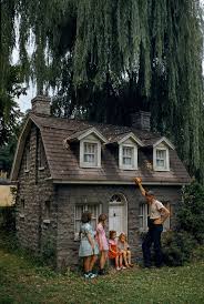 20 Wendy Houses For The Peter Pan In You Wendy House Play Houses House
