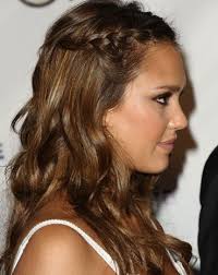 You want the entire right side of hair to be incorporated into the braid. Style A Stunning Do With Minimal Effort Primped Jessica Alba Hair Color Jessica Alba Hair Wavey Hair