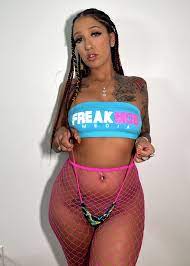 Stefania Mafra - FreakMob Media