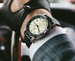 Retro Racing Inspired Belmoto Watches From Founder Of Magrette Ablogtowatch Watches Watches For Men Watch Design