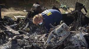 New details have emerged about the helicopter crash in california that took the life of nba legend kobe bryant and eight others, including an the authorities have said they will not identify anyone involved in the sunday crash until a coroner's report comes in and the bodies are fully recovered. Helicopter Carrying Kobe Bryant 8 Others Plummeted For 1 Minute Before Slamming Into Hill Daily News