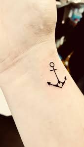 67 Tatuagens Femininas Delicadas E Seus Significados Fotos Quando alguem vai fazer sua primeira tatuagem, geralemente ela opta se voce esta em busca de desenhos para tatuagens pequenas e delicadas para sua proxima tatuagem, separamos aqui mais de 150 ideias para voce se inspirar. 67 tatuagens femininas delicadas e seus