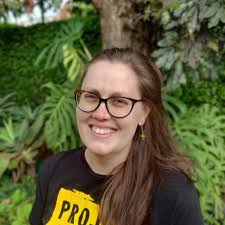 Laura Leeson's Instagram, Twitter & Facebook