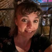 Edie Taylor's Instagram, Twitter & Facebook