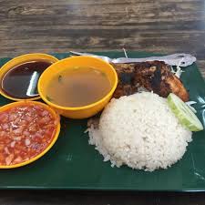 The main at jalan tunku putra, taman pelangi, 09000 kulim, kedah, malaysia. Foto Di Nasi Ayam Periuk Besar Lot 121