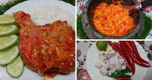 Masukkan ayam ke dalam sambal dan digeprek. Sambal Ayam Geprek Sesuai Untuk Dimakan Seisi Keluarga