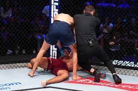 Đức, đứng lên! 🇩🇪 Thật là một KO từ Islam Dulatov tại DWCS Tuần 9 tối qua  👏