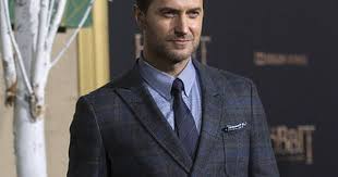 Richard Armitage Reading Love Poems Will Give You An Eargasm Richard Armitage Richard Love Poems