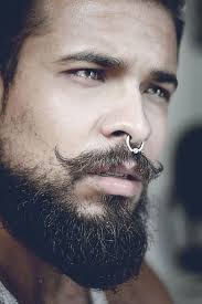 We don't know when or if this item will be back in stock. Piercing Au Septum Le Nouvel Accessoire En Vogue Timodelle Magazine Style De Barbe Styles De Barbe Barbe Sans Moustache