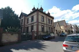 Hier finden sie wohnungen zum mieten vieler immobilienportale und durch die einfache & schnelle wohnungssuche mit intuitiven. 3 Zimmer Wohnung Zu Vermieten Grund 47 65366 Geisenheim Johannisberg Geisenheim Mapio Net