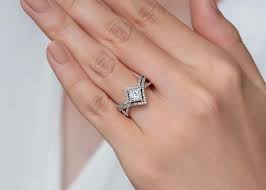 Stunning Engagement Rings - Buy Online | Barkev's