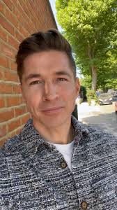 Two events for 🚨 mental health awareness month 🚨 This SUNDAY I’m speaking  in London at the @hrpfestivals feel good festival… and