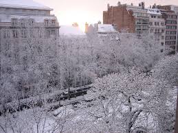 Cet espace accueille la boite de nuit les en ce sens, le bois de la cambre représente un important échangeur routier de la ville, permettant aux habitants d'accéder rapidement aux points. Avenue Louise Wikipedia