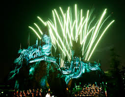 La atracción promete ser una de las más temáticas dentro del parque de diversiones, combinando un «nuevo nivel … El Mundo Magico De Harry Potter En Hollywood Abre Sus Puertas A Los Visitantes