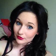 Victoria Ramsden (@vickycorinne)