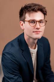 Recommended photographers for headshots?