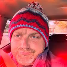 I can now add “epic photoshop” to my resume. 😂 #photoshop #photographer  #ninetiesphotos