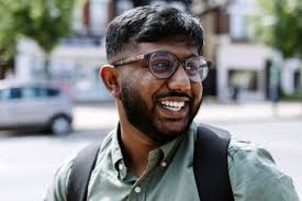 Win a £100 amazon voucher by completing the student communications survey