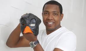 Ídolo do Flamengo, Renato Abreu mostra objetos de seu museu pessoal