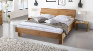 Die passende matraze (standardgröße) ist im preis inbehalten. Stabiles Bett Costa Rica Aus Eichenholz Bestellen Bett Eiche Designer Bett Haus Deko