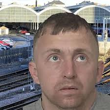 Man jailed after 'slash' threats to teenager outside Hull station during  robbery