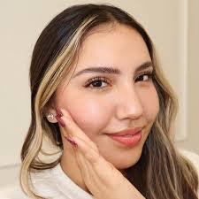 Boutique Spa in the Carrollwood Village area in Tampa Florida offering  eyelash extensions, Advanced facial treatments, and brow threading.