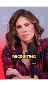 Michelle Findley's Instagram, Twitter & Facebook