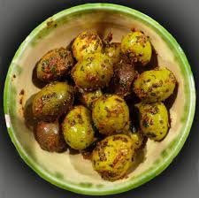 Olives Vertes Aux Epices L Atelier Des Couleurs
