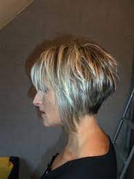 À l'origine de la hausse soudaine de sa côte de popularité ? Carre Court Plongeant Coiffure Carre Plongeant Carre Plongeant Court Derriere Coupe Carre Plongeant Court