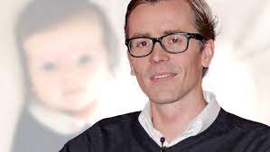 A holocaust survivor whose entire family was murdered at the belzec death camp in poland, dr. Tv Arzt Dr Johannes Wimmer Erste Fotos Das Baby Ist Da Bunte De