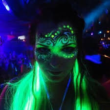 Rollrandom Is The 1 App For The Edm Scene Social Network Meet Chill People Find Events And After Parties Free Rave Makeup Dark Makeup Black Light Makeup