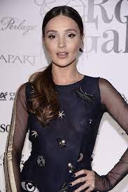 Przede wszystkim piosenkarka, ale także aktorka, kompozytorka, autorka tekstów. Marina Luczenko Szczesna W Jednej Z Najciekawszych Kreacji Wieczoru Foto