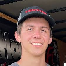 Colton Wade's Instagram, Twitter & Facebook