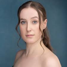 Emily Oakes's Instagram, Twitter & Facebook