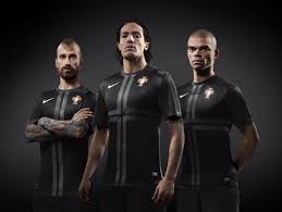 Mais decamisolas e equipamentos da seleção portugal esconder. Portugal Estreia Hoje Equipamento Preto Selecoes Jornal Record