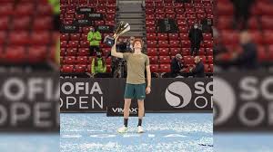 His current age as of jannik sinner belongs to the italian nationality and speaks fluently in italian, german, and english. Jannik Sinner Becomes Youngest To Claim Atp Title Sportsmatik