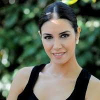 Actor, mother and vintage lover. Ahu Yagtu Paramparca Candan Kimdir